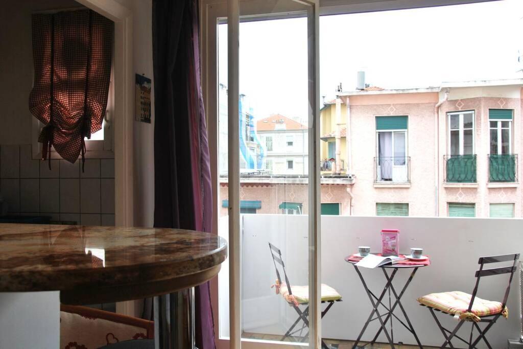 Nice Center - Bright Studio Balcony Wifi & Aircon Apartamento Exterior foto