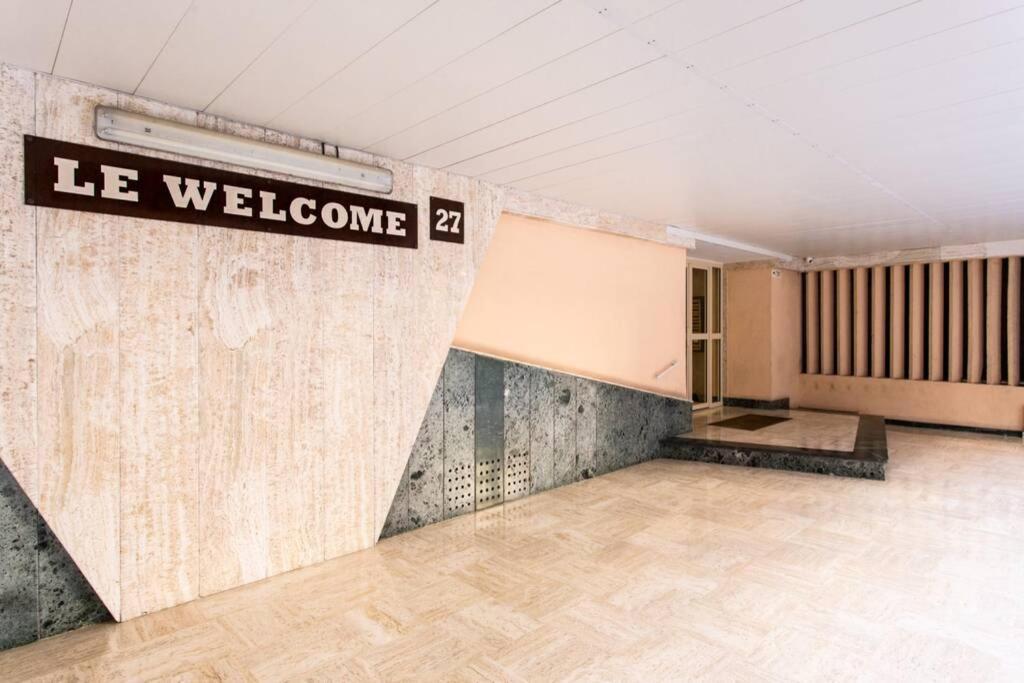 Nice Center - Bright Studio Balcony Wifi & Aircon Apartamento Exterior foto